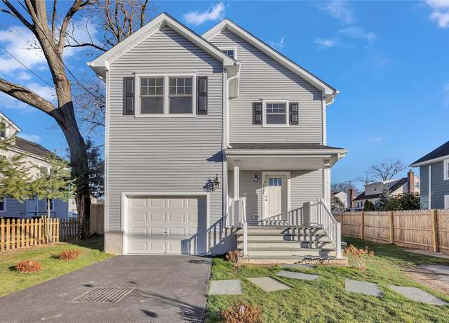 Property at 215 Warren Ave, White Plains, NY 10603, 4 beds, 3.5 baths