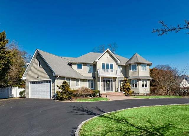 Property at 115 Widgeon Ct, Great River, NY 11739, 5 beds, 4.5 baths