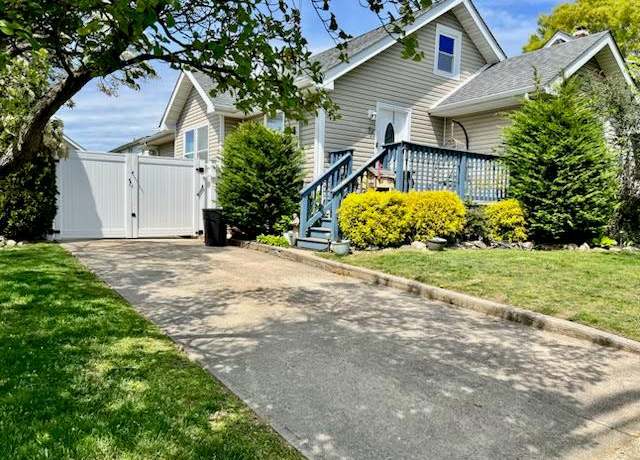 Property at 36 Harrington Ave, Lindenhurst, NY 11757, 3 beds, 2 baths