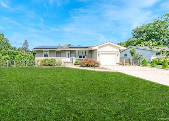 Property at 26 Weldon Ln, Port Jefferson Station, NY 11776, 3 beds, 3 baths