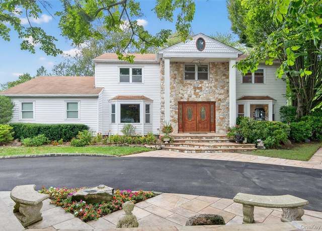 Property at 2 Blue Sky Ct, Huntington, NY 11743, 4 beds, 2.5 baths