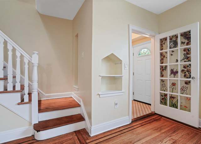 Property at 64-18 84 Pl, Middle Village, NY 11379, 3 beds, 2 baths