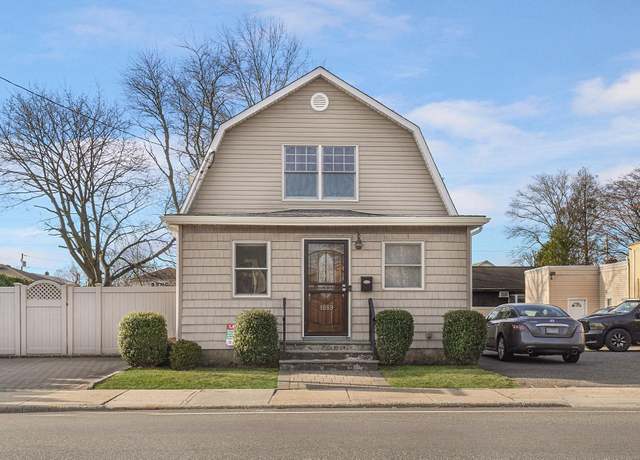 Property at 1089 Tulip Ave, Franklin Square, NY 11010, 3 beds, 1.5 baths
