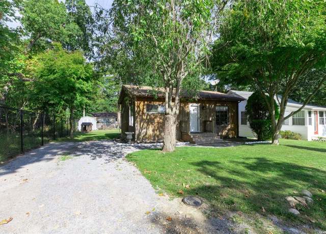 Property at 2 3rd St, Wading River, NY 11792, 1 bed, 1 bath