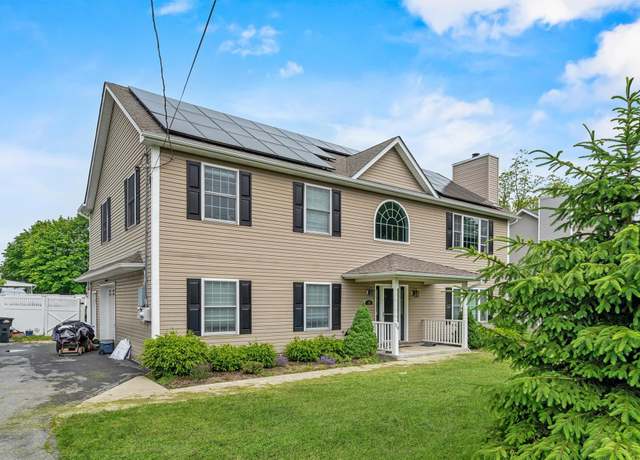 Property at 19 Hilltop Pl, Monroe, NY 10950, 5 beds, 4 baths