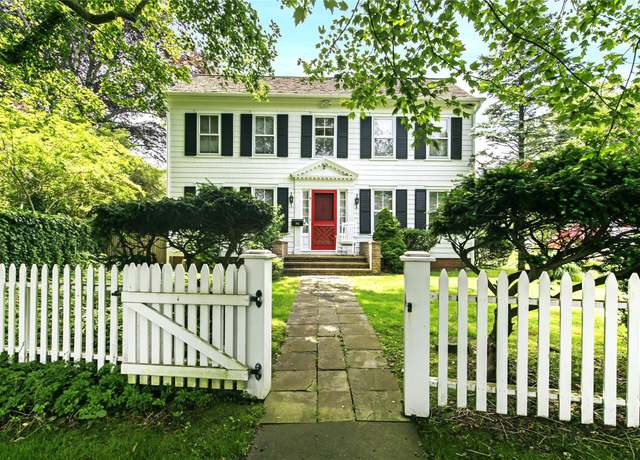 Property at 195 Main St, East Hampton, NY 11937, 6 beds, 3.5 baths