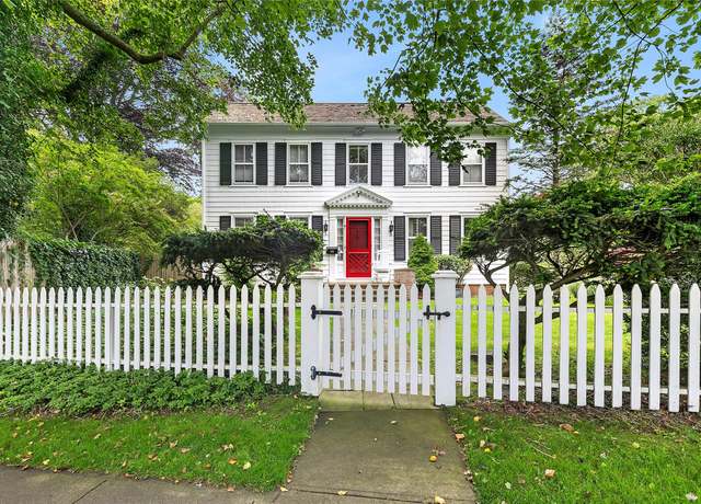 Property at 195 Main St, East Hampton, NY 11937, 6 beds, 3.5 baths