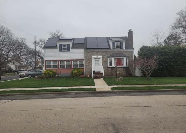 Property at 337 W Valley Stream Blvd, Valley Stream, NY 11580, 4 beds, 3 baths