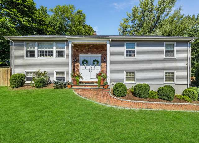 Property at 13 Robin Hood Rd, Bedford Hills, NY 10507, 4 beds, 2.5 baths