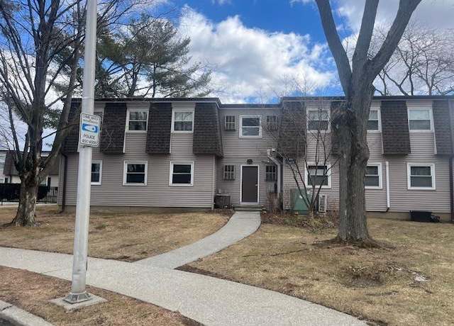 Property at 100 Gerald Dr Unit B, Poughkeepsie, NY 12601, 2 beds, 1 bath