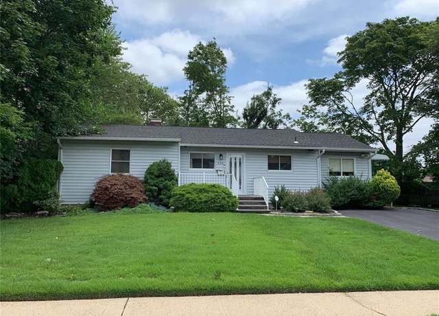 Property at 220 Central Park Rd, Plainview, NY 11803, 3 beds, 2 baths