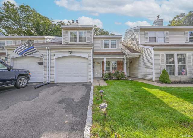 Property at 232 Ivy Meadow Ct, Middle Island, NY 11953, 3 beds, 2 baths