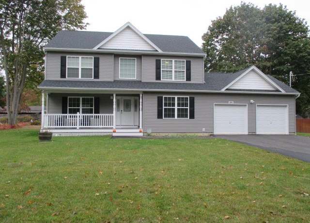Property at 214 Donegan Ave, East Patchogue, NY 11772, 4 beds, 2.5 baths