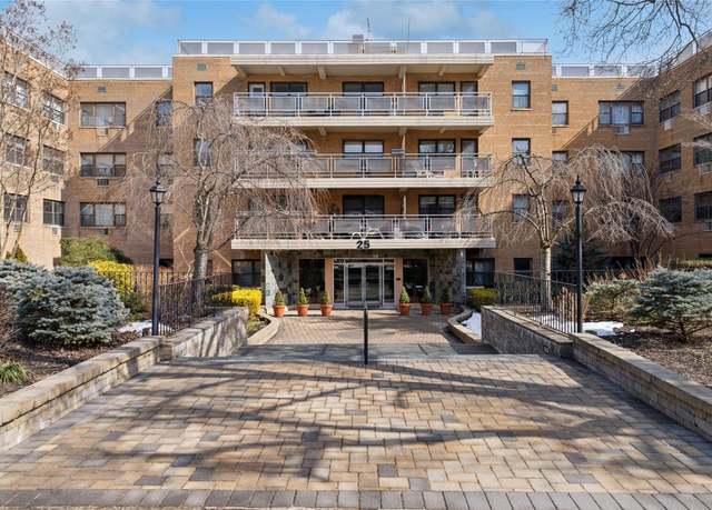Property at 25 Park Pl Unit 1K, Great Neck, NY 11021, 1 bath