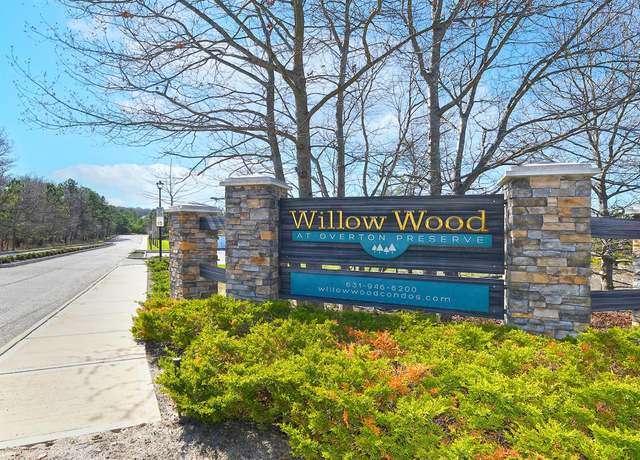 Property at 28 Willow Dr, Coram, NY 11727, 3 beds, 2.5 baths