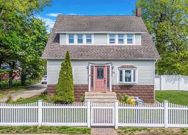 Property at 26 Rosedale Ave, Freeport, NY 11520, 4 beds, 2 baths