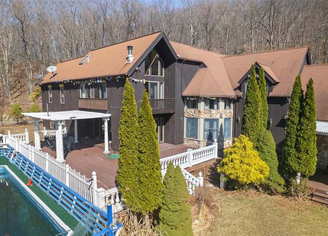 Property at 226 Little York Rd, Warwick, NY 10990, 3 beds, 4 baths