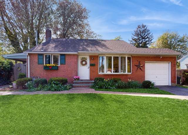 Property at 17 Longley Pl, Huntington Station, NY 11746, 3 beds, 1.5 baths