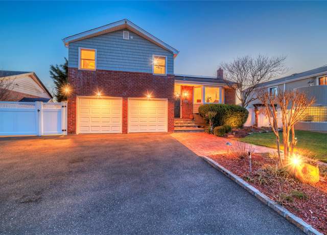 Property at 3320 Bertha Dr, Baldwin, NY 11510, 4 beds, 3 baths