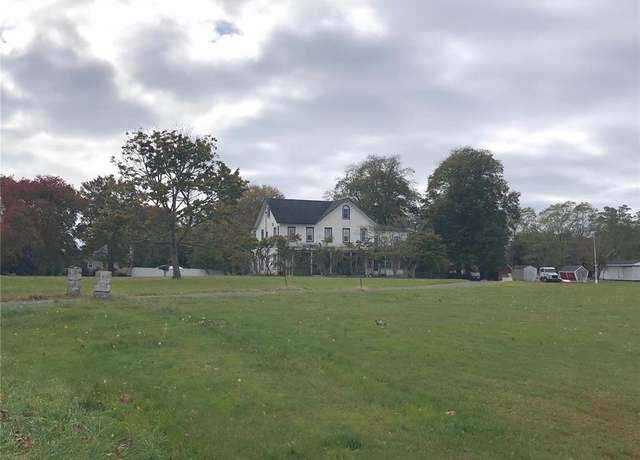 Property at 62 Belleview Ave, Center Moriches, NY 11934, 9 beds, 5.5 baths