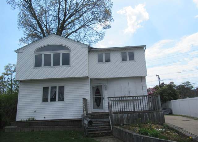 Property at 2434 Martin Ave, Bellmore, NY 11710, 4 beds, 3 baths