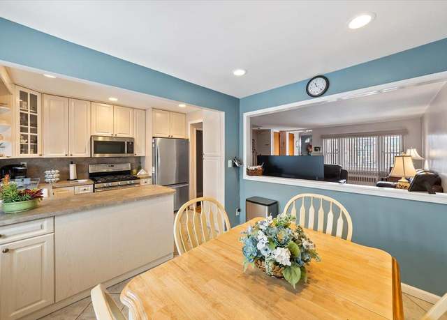 Property at 729 Hollywood Ave, Bronx, NY 10465, 3 beds, 1.5 baths