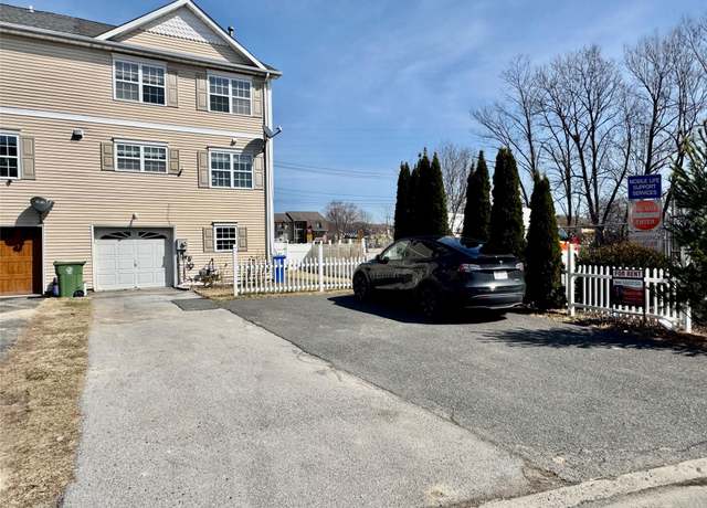Property at 29 Peach Pl, Middletown, NY 10940, 4 beds, 4 baths