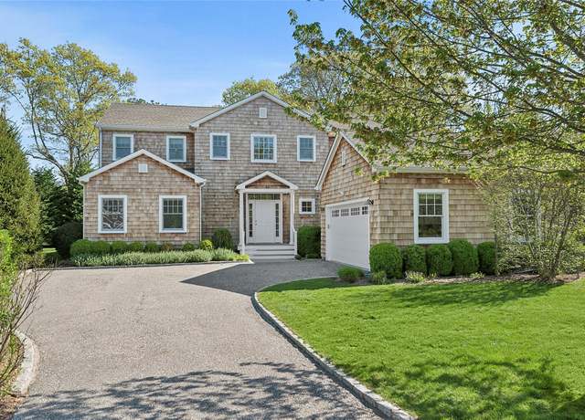 Property at 25 Jessups Landing Ct E, Quogue, NY 11959, 5 beds, 4.5 baths