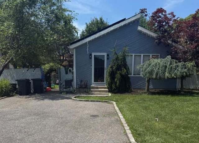 Property at 268 Haven Ave, Ronkonkoma, NY 11779, 4 beds, 2 baths