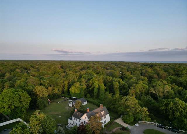 Property at 15 Abbey Crk, East Islip, NY 11730, 8 beds, 4.5 baths