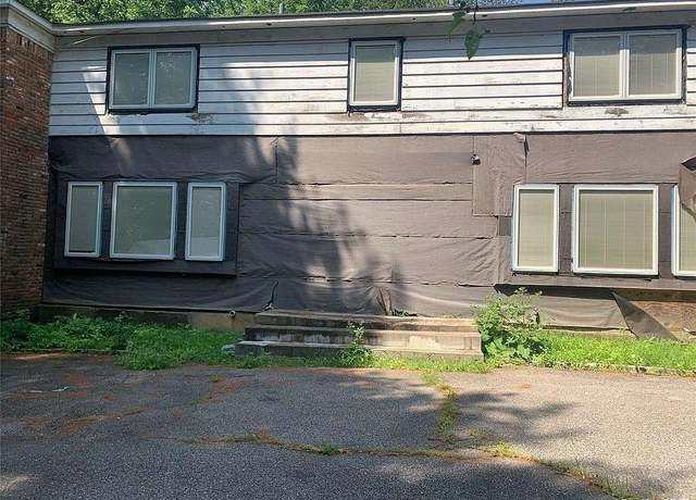 Property at 4 August Ln, Old Westbury, NY 11568, 5 beds, 3.5 baths