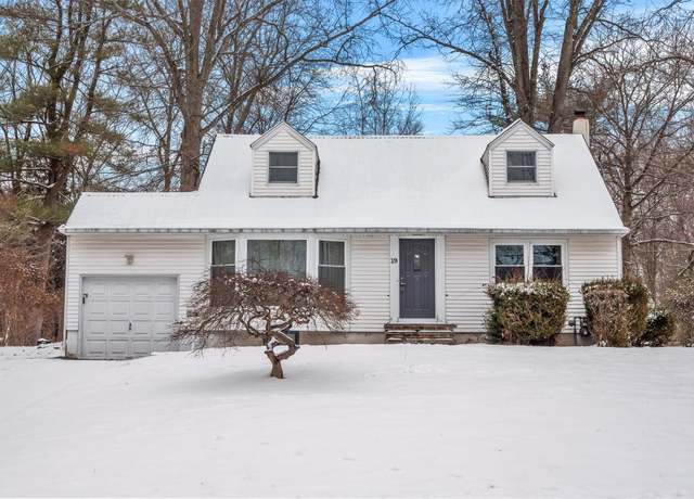 Property at 19 Derfuss Ln, Blauvelt, NY 10913, 3 beds, 2 baths