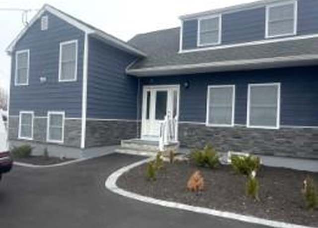 Property at 1135 Straight Path, West Babylon, NY 11704, 6 beds, 3 baths
