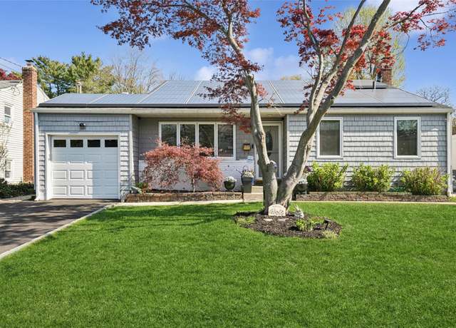 Property at 21 Via Continental, Huntington Station, NY 11746, 3 beds, 2 baths
