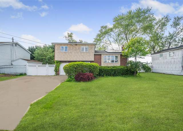 Property at 38 W 17th St, Deer Park, NY 11729, 4 beds, 1.5 baths