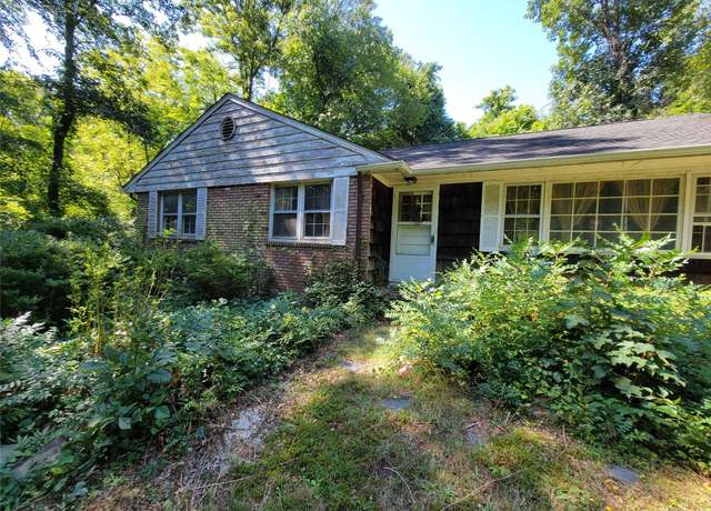 Property at 215 Beverly Rd, South Huntington, NY 11746, 3 beds, 2 baths