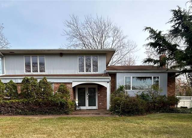 Property at 29 Bayberry Rd, Lawrence, NY 11559, 4 beds, 3 baths