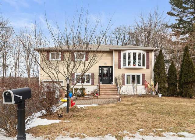 Property at 15 Cooper Dr, Ossining, NY 10562, 4 beds, 3.5 baths
