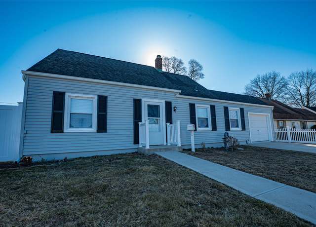 Property at 17 Aldin Ln, Levittown, NY 11756, 4 beds, 2 baths