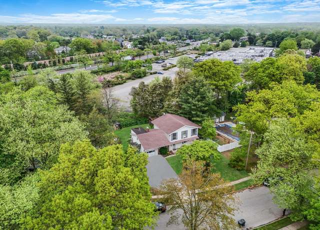 Property at 25 Adrienne Ln, Hauppauge, NY 11788, 4 beds, 2.5 baths