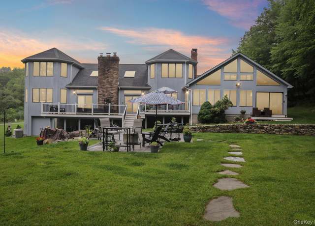 Property at 10 Mountain Brook Rd, Cornwall, NY 12518, 5 beds, 4.5 baths