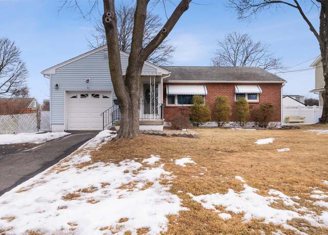 Property at 8 Lewis Dr, Stony Point, NY 10980, 3 beds, 1 bath