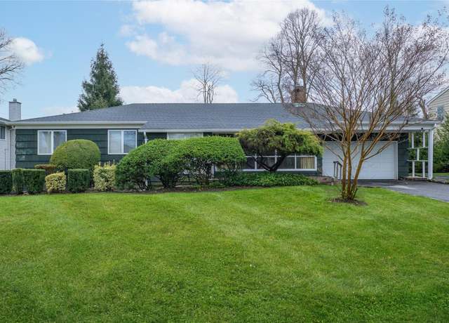 Property at 53 Knollwood Rd, Roslyn, NY 11576, 3 beds, 2 baths