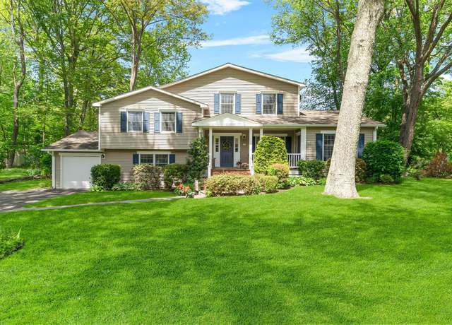 Property at 28 Braddock Ct, Yorktown Heights, NY 10598, 3 beds, 2.5 baths