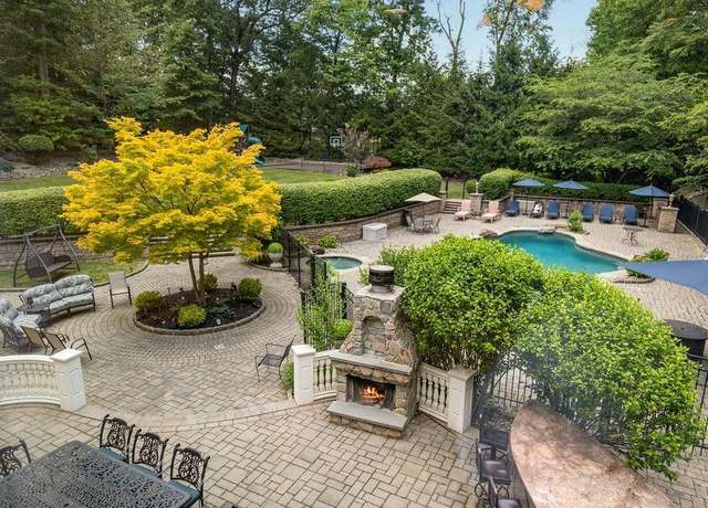 Property at 12 Rollingwood Dr, New City, NY 10956, 6 beds, 5 baths