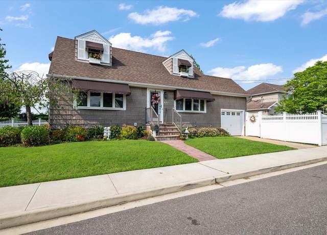 Property at 118 Evans Ave, Oceanside, NY 11572, 3 beds, 2 baths