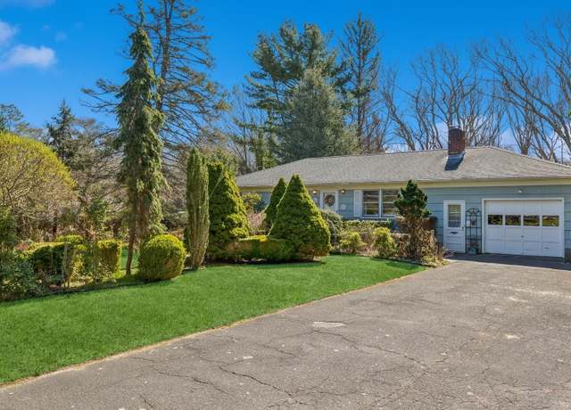 Property at 495 Knollwood Ln, Mattituck, NY 11952, 3 beds, 1 bath