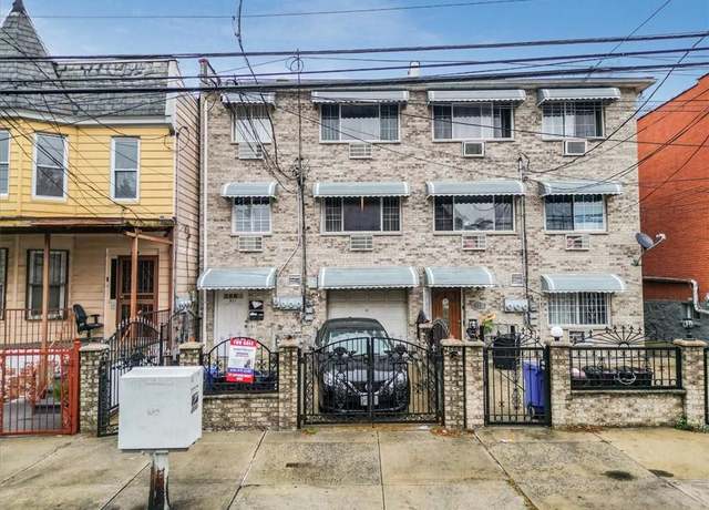 Property at 931 E 216th St, Bronx, NY 10469, 7 beds, 5 baths