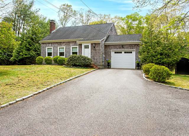 Property at 493 Water Mill Towd Rd, Southampton, NY 11968, 3 beds, 2 baths