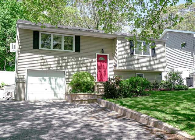 Property at 7 Penny Dr, Huntington Station, NY 11746, 3 beds, 2 baths
